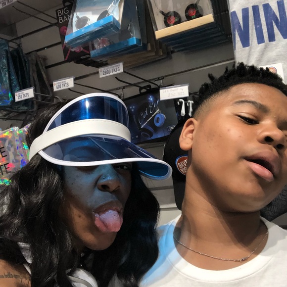 Meet your Posher, Ashley - Picture 2 of 2